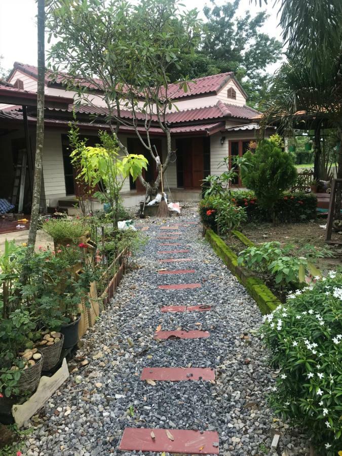 Апартаменти Grandma'S House Накхон-Найок Екстер'єр фото